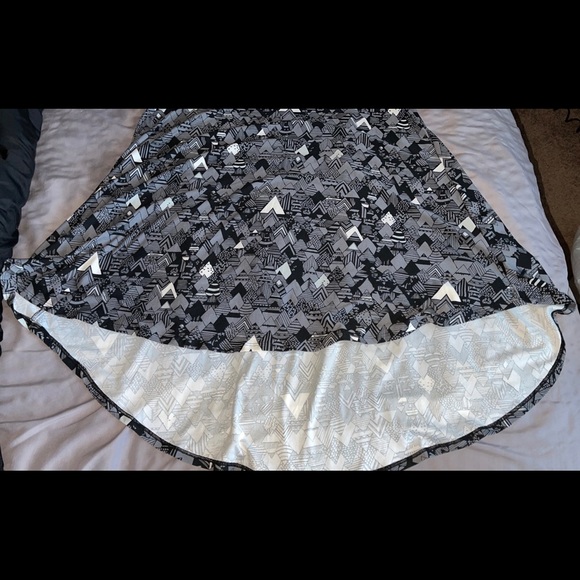 *BNWT* XS-M Black, Grey & White Aztec Carly - Picture 2 of 5